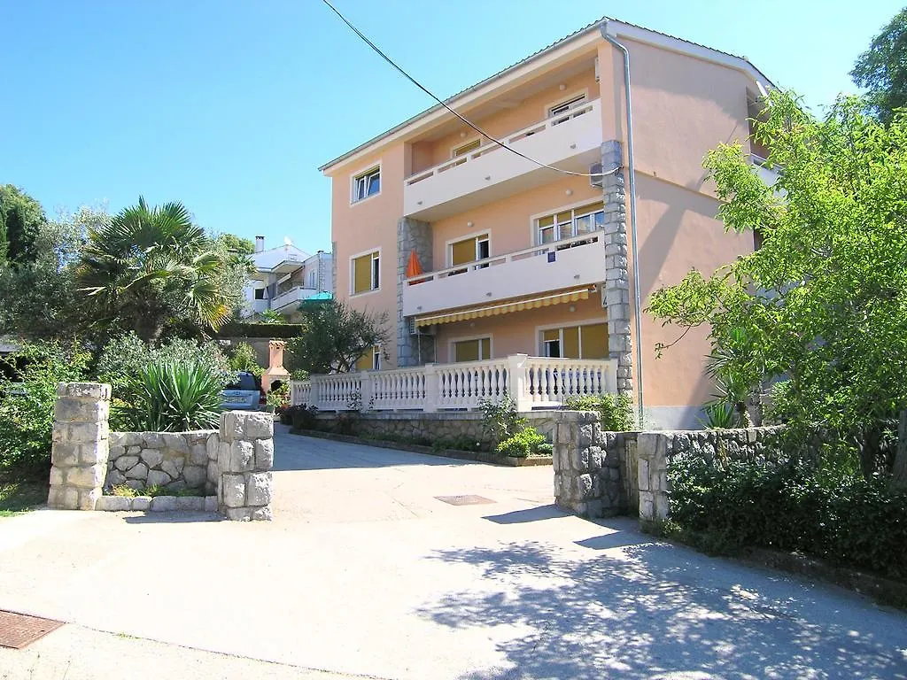 Apartment Julija Veglia
